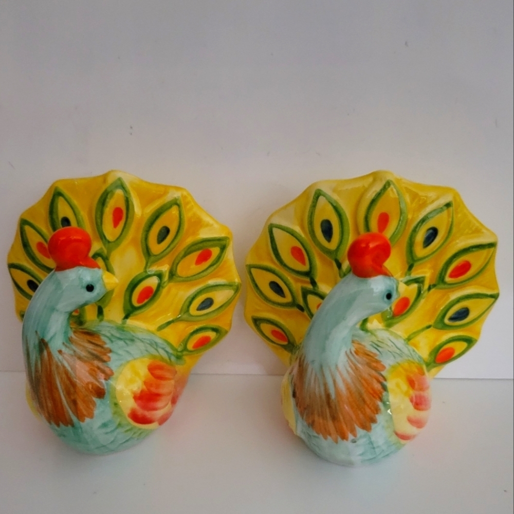 Pier 1 Peacock bird salt pepper shaker set